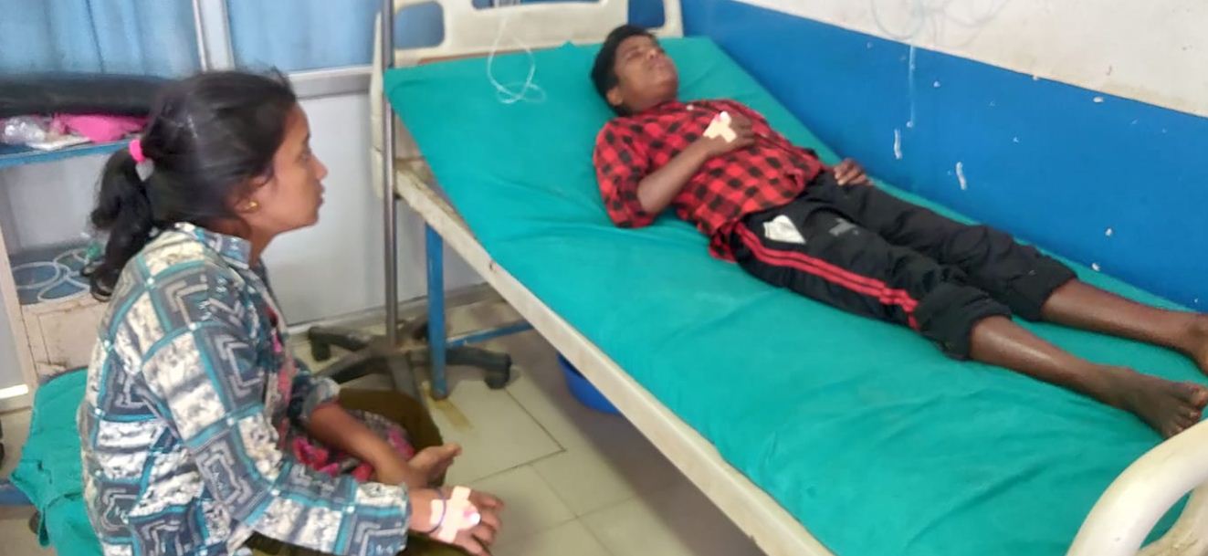 सुर्खेतमा बेवारिसे बम विस्फोट हुँदा दुईजना घाइते